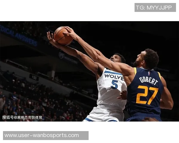 芬奇称赞戈贝尔防守能力认为他仍具备争夺最佳防守球员奖的实力 芬奇称赞戈贝尔防守能力认为他仍具备争夺最佳防守球员奖的实力