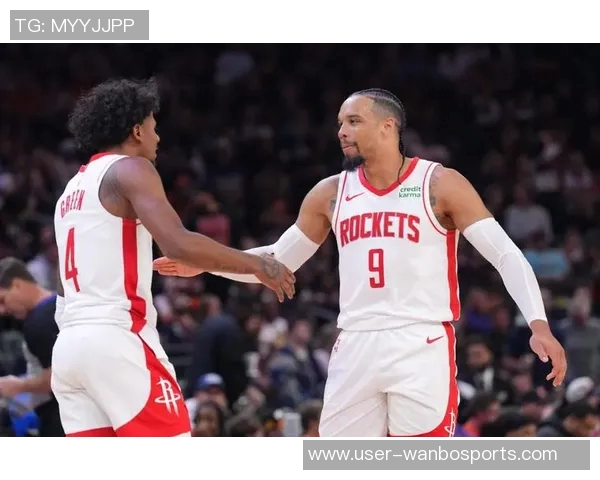 狄龙赞杰伦格林挡拆能力出色能自主创造进攻机会表现亮眼